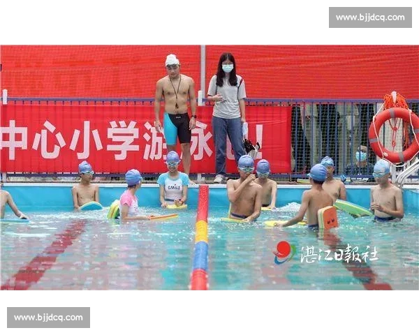 徐嘉余发文晒毕业照：从泳池 “鱼雷” 到校园 “学霸”，世锦赛备战再出发！